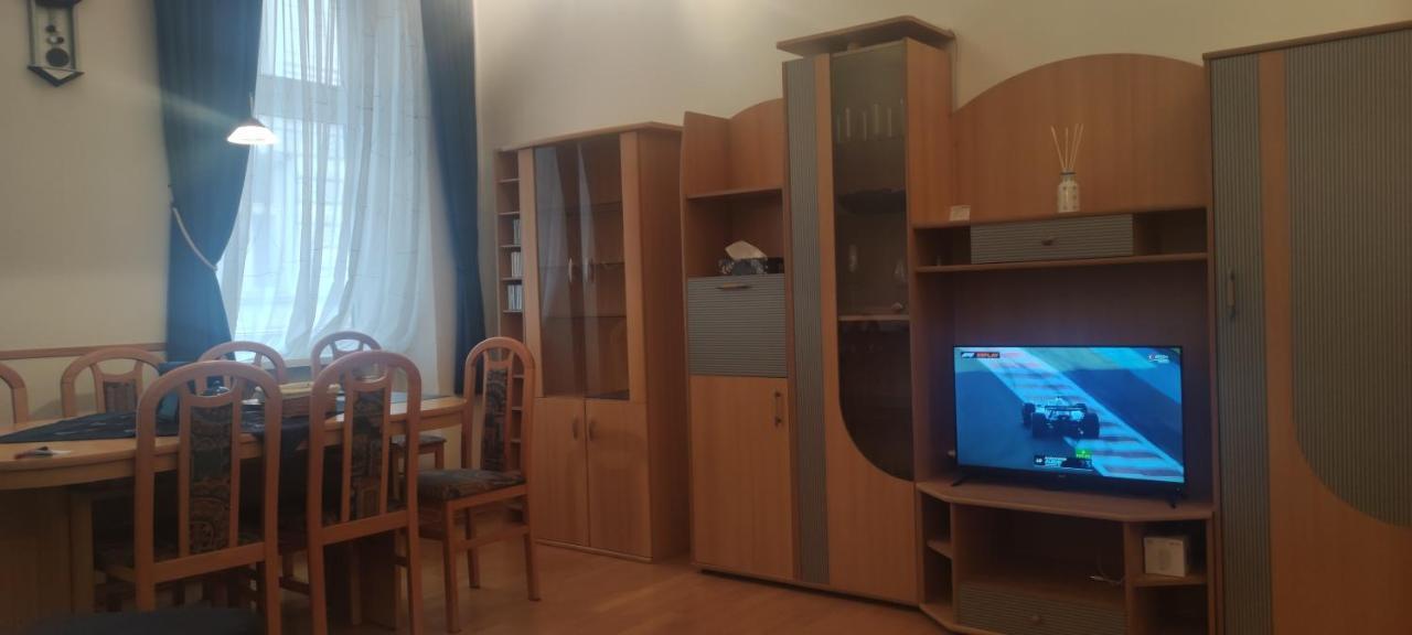 2-Room Appartment Near Westbahnhof Vienna Luaran gambar